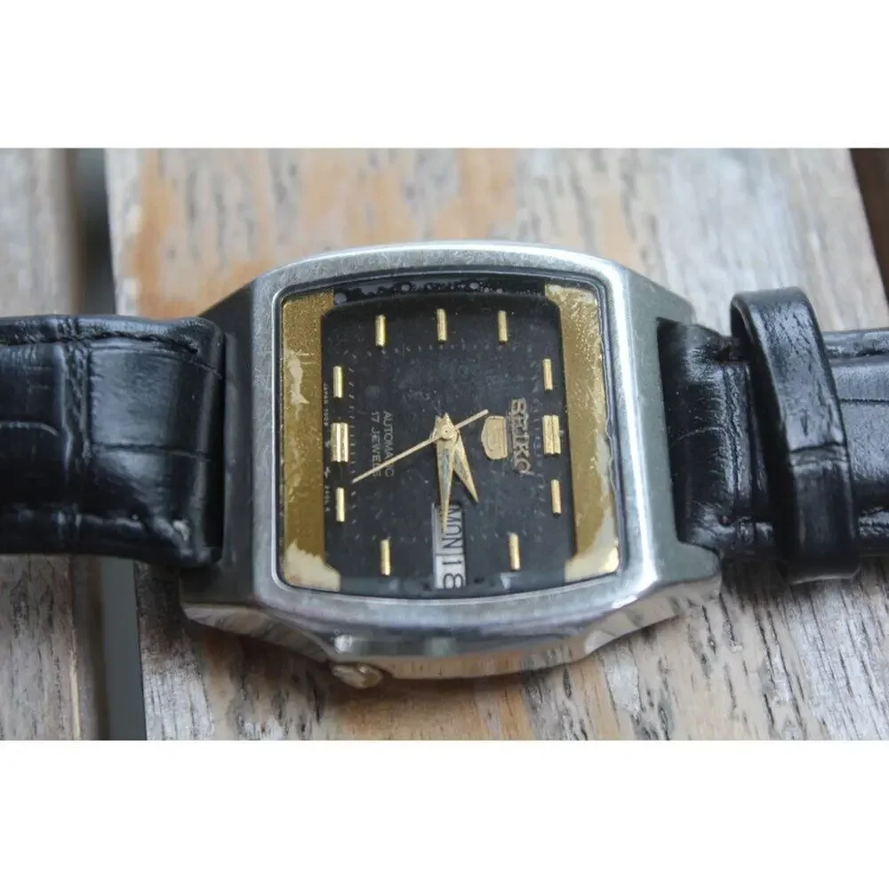 Vintage 1968 Seiko Automatic Mens Silver Watch W/daydate & Gold accents